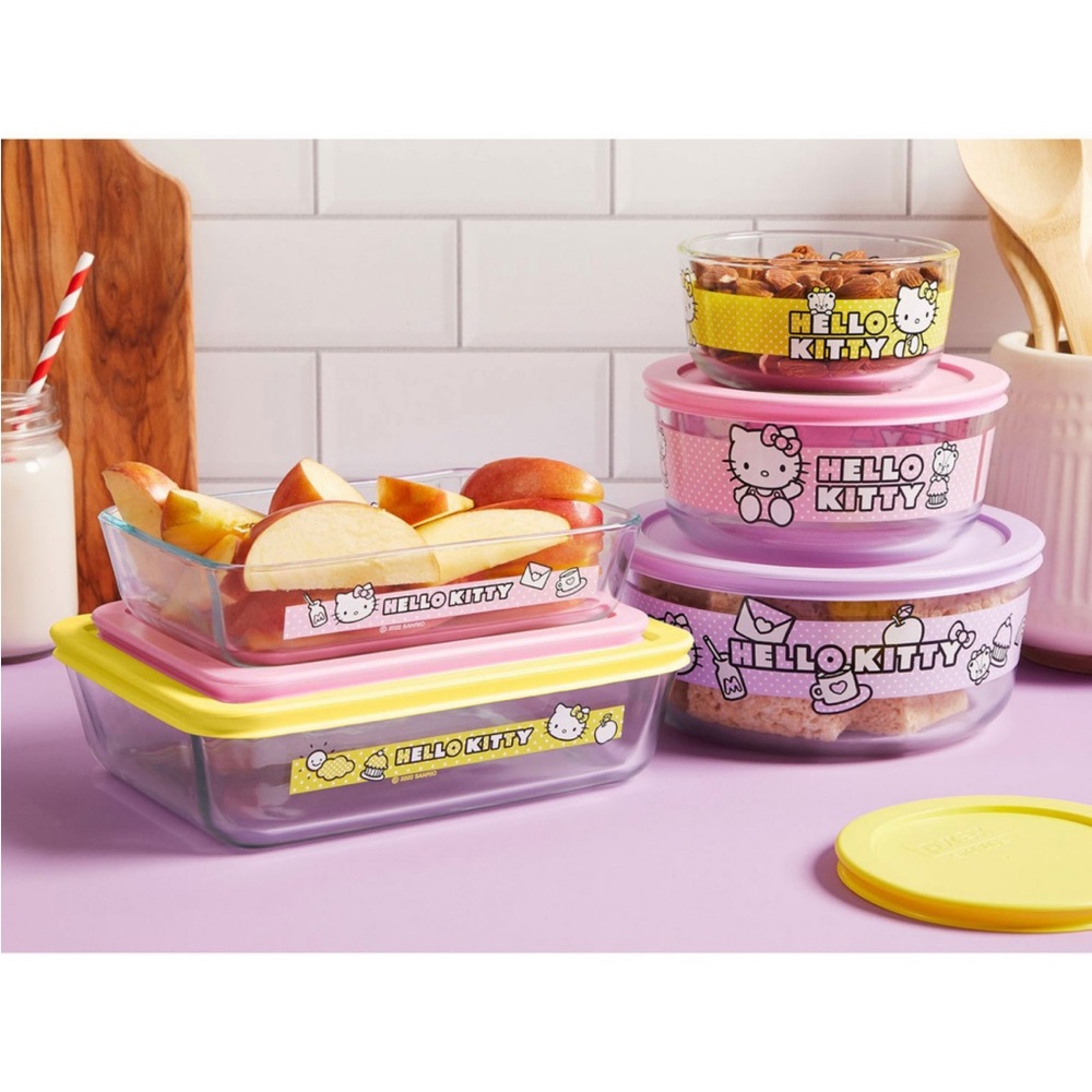 Hello Kitty Pyrex